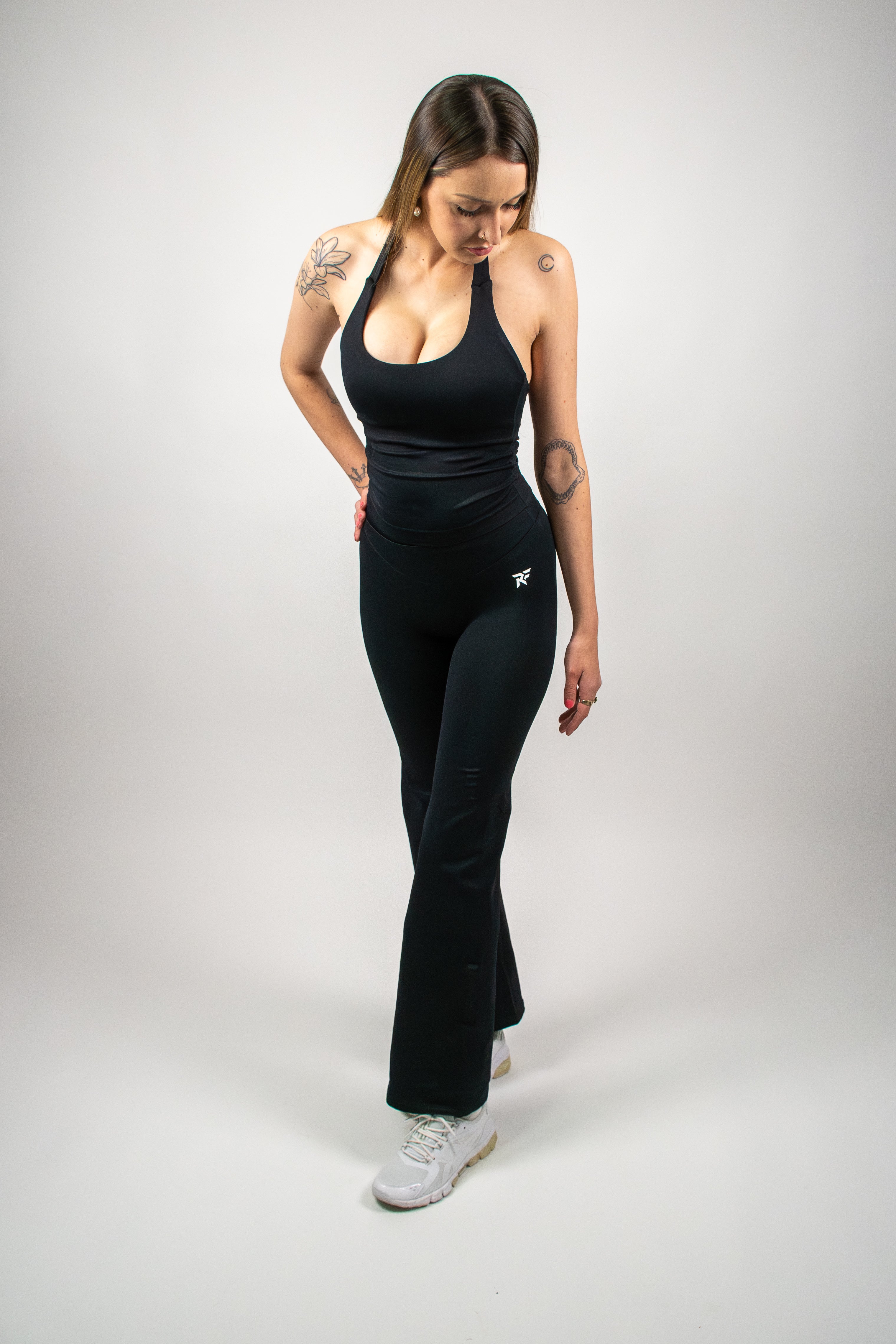 V-waist scrunch flares