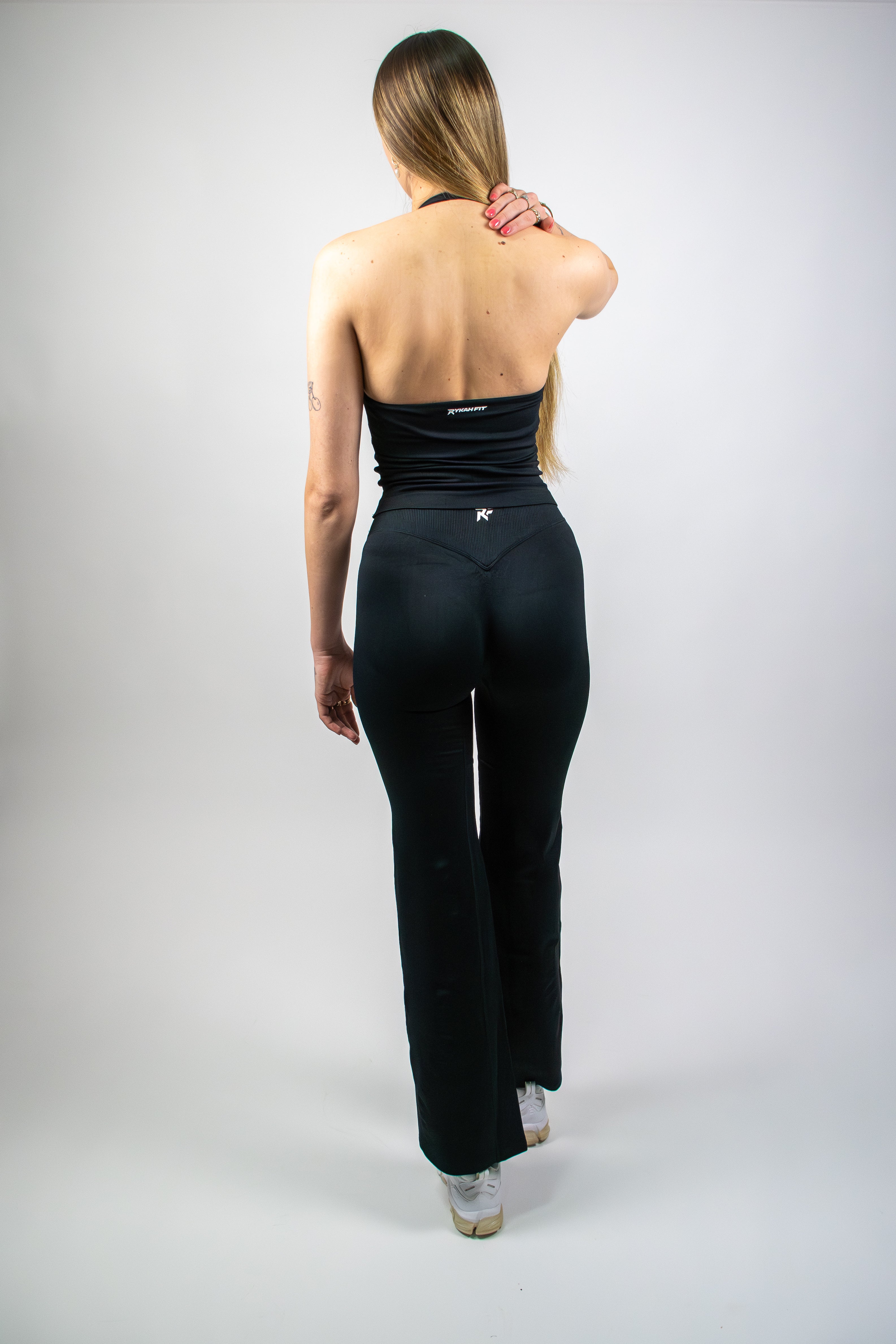 V-waist scrunch flares